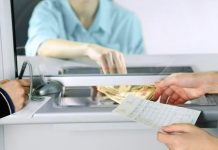 Нацбанк призывает казахстанцев менять старые банкноты Нацбанк призывает казахстанцев менять старые банкноты