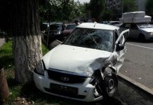 Велосипедист стал участником массового ДТП в Алматы Велосипедист стал участником массового ДТП в Алматы