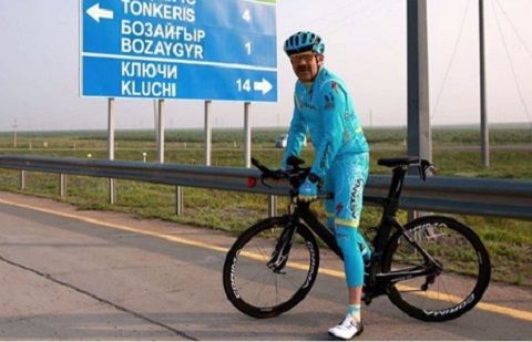 Карим Масимов опубликовал фото с воскресной велопрогулки Карим Масимов опубликовал фото с воскресной велопрогулки