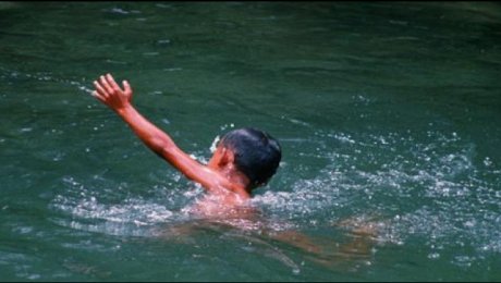 В Семее спасатели вытащили из котлована тело 7-летнего ребенка В Семее спасатели вытащили из котлована тело 7-летнего ребенка