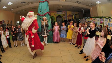 Актюбинец подал в суд из-за Деда Мороза Актюбинец подал в суд из-за Деда Мороза