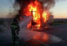 В Жамбылской области сгорели автобус и несколько легковых машин В Жамбылской области сгорели автобус и несколько легковых машин