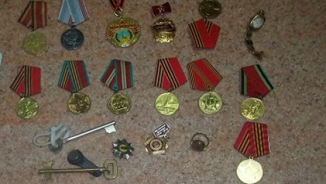 Жительница Павлодара украла у своей бабушки медали ВОВ и деньги Жительница Павлодара украла у своей бабушки медали ВОВ и деньги