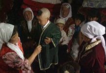 Житель Шардары запатентовал обряд обрезания ребенка Житель Шардары запатентовал обряд обрезания ребенка