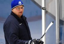 Главному тренеру «Барыса» Андрею Назарову вручат перстень за 400 матчей в КХЛ Главному тренеру "Барыса" Андрею Назарову вручат перстень за 400 матчей в КХЛ