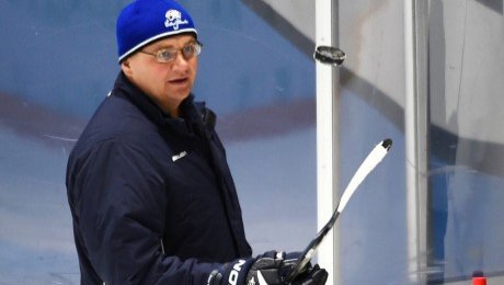 Главному тренеру «Барыса» Андрею Назарову вручат перстень за 400 матчей в КХЛ Главному тренеру "Барыса" Андрею Назарову вручат перстень за 400 матчей в КХЛ