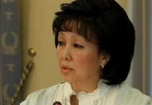 З. Балиева навестила в больнице новорожденную, найденную в выгребной яме З. Балиева навестила в больнице новорожденную