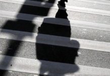 Қарағандыда 60 жастағы жаяу жүргіншіні автобус қағып к… Қарағандыда 60 жастағы жаяу жүргіншіні автобус қағып к...