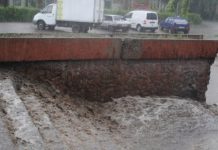 Сильный ливень затопил Семей Сильный ливень затопил Семей