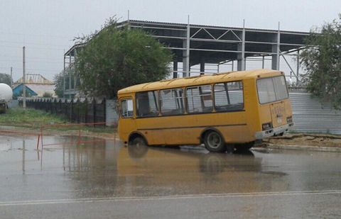 В Актобе десятки авто пострадали из-за аномального ливня В Актобе десятки авто пострадали из-за аномального ливня