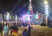 В Париже взрыв петарды во время матча Германия-Италия стал причиной паники и давки В Париже взрыв петарды во время матча Германия-Италия стал причиной паники и давки