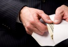 В Шымкенте за поборы арестовали руководителей Комитета оплаты медицинских услуг В Шымкенте за поборы арестовали руководителей Комитета оплаты медицинских услуг