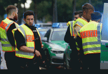 В торговом центре стреляли несколько человек — полиция Мюнхена В торговом центре стреляли несколько человек - полиция Мюнхена