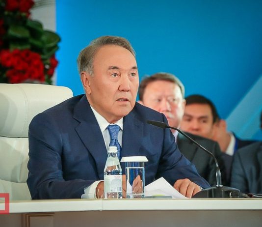 Назарбаев: Кризис прижимает всех, весь мир, в том числе нас Назарбаев: Кризис прижимает всех