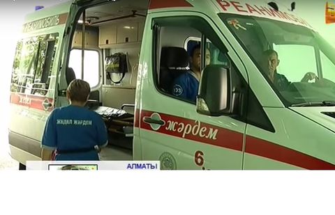 Врачи не успевали менять окровавленную одежду — сотрудники «скорой» о теракте в Алматы Врачи не успевали менять окровавленную одежду - сотрудники "скорой" о теракте в Алматы