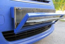 Автомобиль с актюбинскими номерами рекламирует «рамку-перевёртыш» для госномеров Автомобиль с актюбинскими номерами рекламирует "рамку-перевёртыш" для госномеров