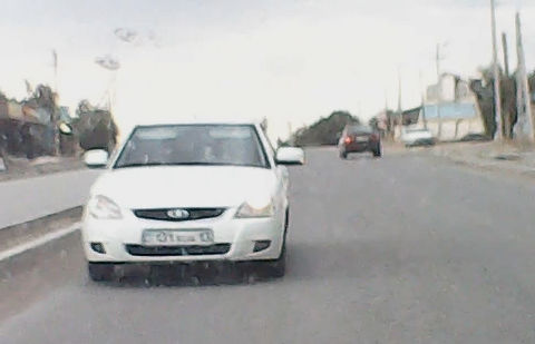В Шымкенте автомобиль Lada рассекал по встречной полосе