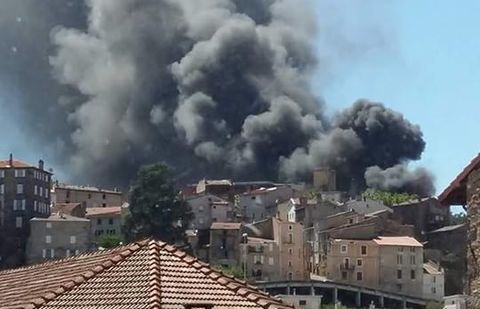 Два взрыва прогремели в больнице во Франции Два взрыва прогремели в больнице во Франции