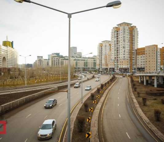 Асанов рассматривает возможность ограничения въезда иногородних авто в Астану Асанов рассматривает возможность ограничения въезда иногородних авто в Астану