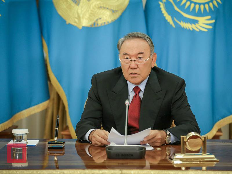 Назарбаев поздравил казахстанцев с наступлением Ораза айт