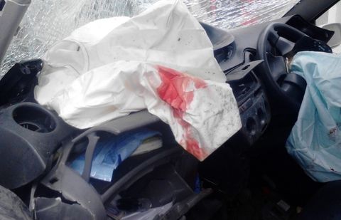 Летящий Lexus снёс два дерева в Алматы и вдребезги разбился о третье Летящий Lexus снёс два дерева в Алматы и вдребезги разбился о третье