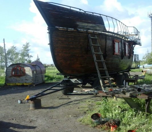 Петропавловцы нашли внезапно исчезнувший с пляжа корабль в 300 километрах от города