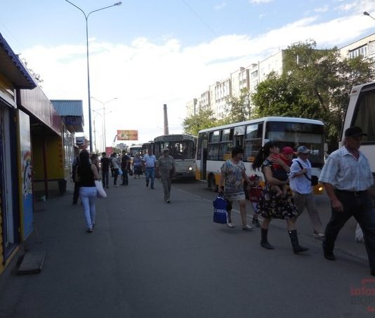 Жители Семея требуют от властей повлиять на работу перевозчиков