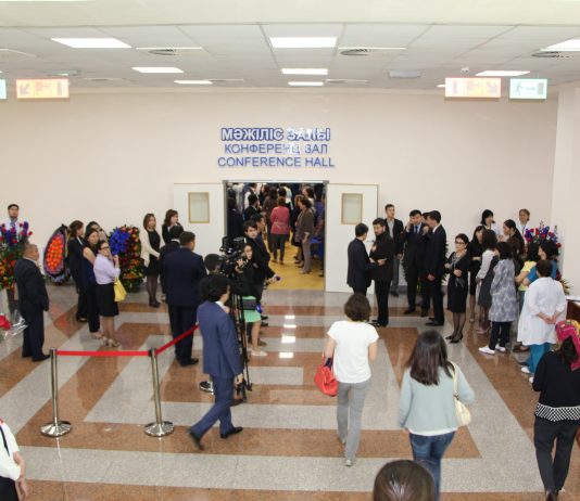 Коллеги и друзья в Астане простились с Салидат Каирбековой