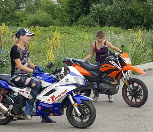 Мотоледи Усть-Каменогорска показали шоу, а петропавловцы устроили цветное безумие в День столицы а петропавловцы устроили цветное безумие в День столицы