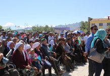 Карим Масимов оседлал монгольского скакуна