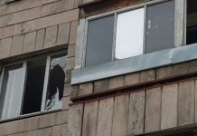 В съёмной квартире Руслана Кулекбаева разбиты стёкла