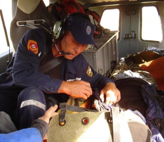 Альпиниста эвакуировали вертолётом ЧС в горах Южно-Казахстанской области