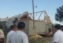 Сильный ветер снёс крышу детского сада в Жамбылской области