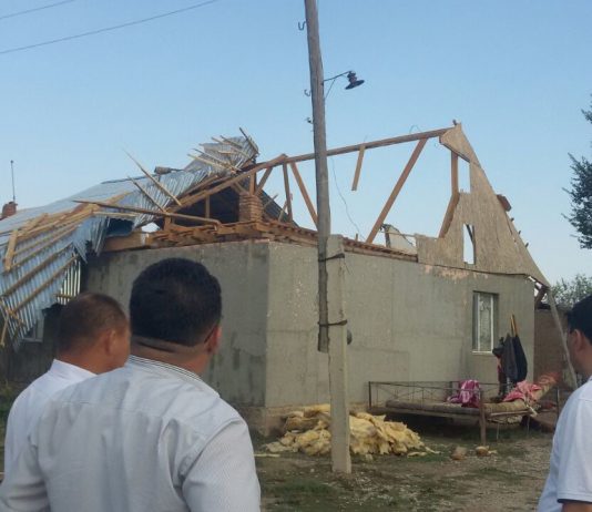 Сильный ветер снёс крышу детского сада в Жамбылской области