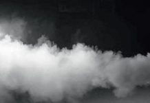 Дымящий автобус затуманил дорогу в Алматы Дымящий автобус затуманил дорогу в Алматы