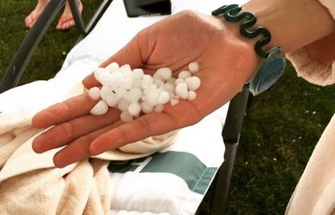 На Алматы обрушился крупный град, а Астану вновь затопило На Алматы обрушился крупный град