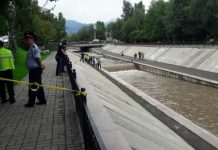 В реке Есентай в Алматы нашли тело человека В реке Есентай в Алматы нашли тело человека