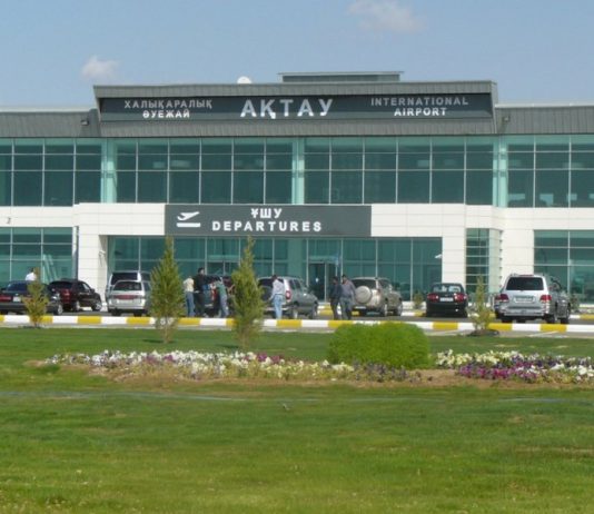 Аэропорт Актау приостановил работу из-за трещин на ВПП Аэропорт Актау приостановил работу из-за трещин на ВПП