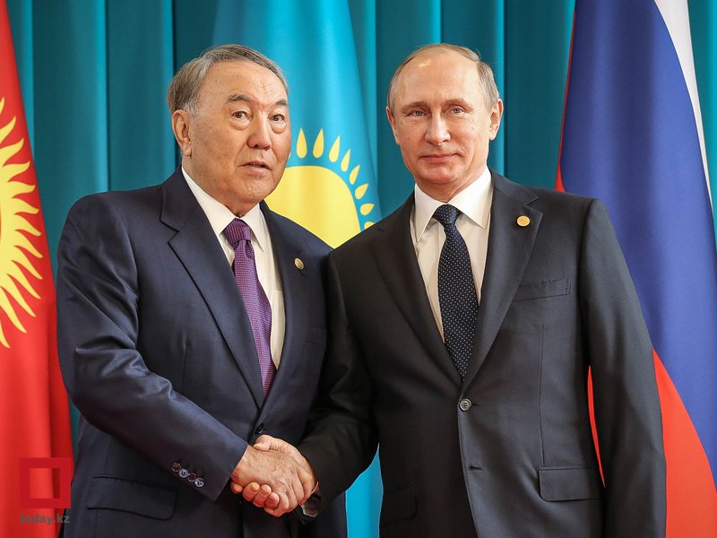 Нурсултан Назарбаев провел телефонный разговор с Владимиром Путиным