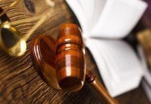 Житель Темиртау обвинил полицейских в избиении от скуки Житель Темиртау обвинил полицейских в избиении от скуки