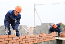 Сто домов для новоселов