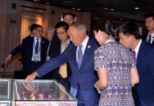 Назарбаев посетил ряд культурных объектов в Ханчжоу