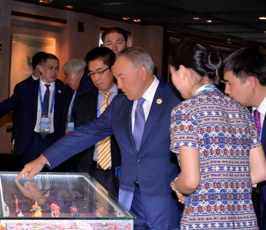 Назарбаев посетил ряд культурных объектов в Ханчжоу